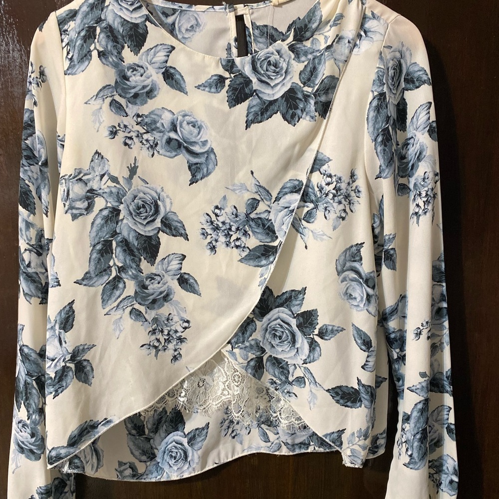 Women blouse white with blue flowers